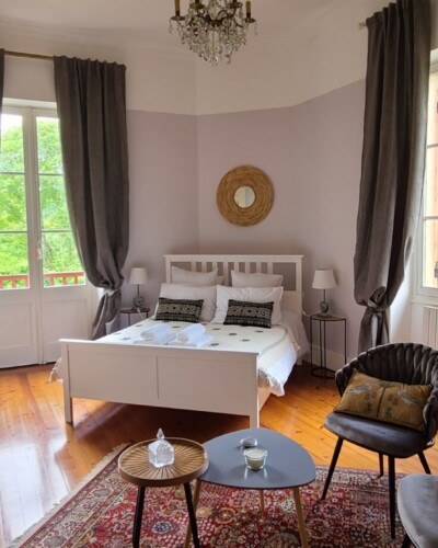 Hotel vs Chambre d'hôtes à Villeneuve-sur-Lot - Le Manoir du Moulin de Madame - weekend proche Bordeaux