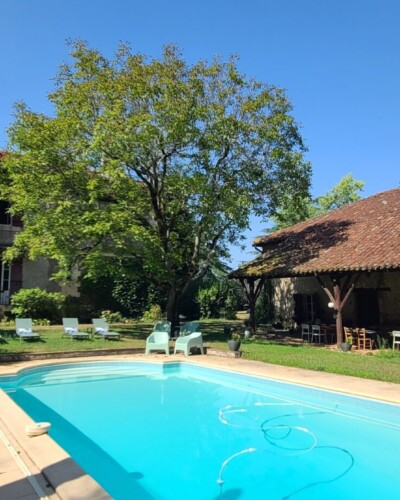 Piscine le manoir du moulin de Madame